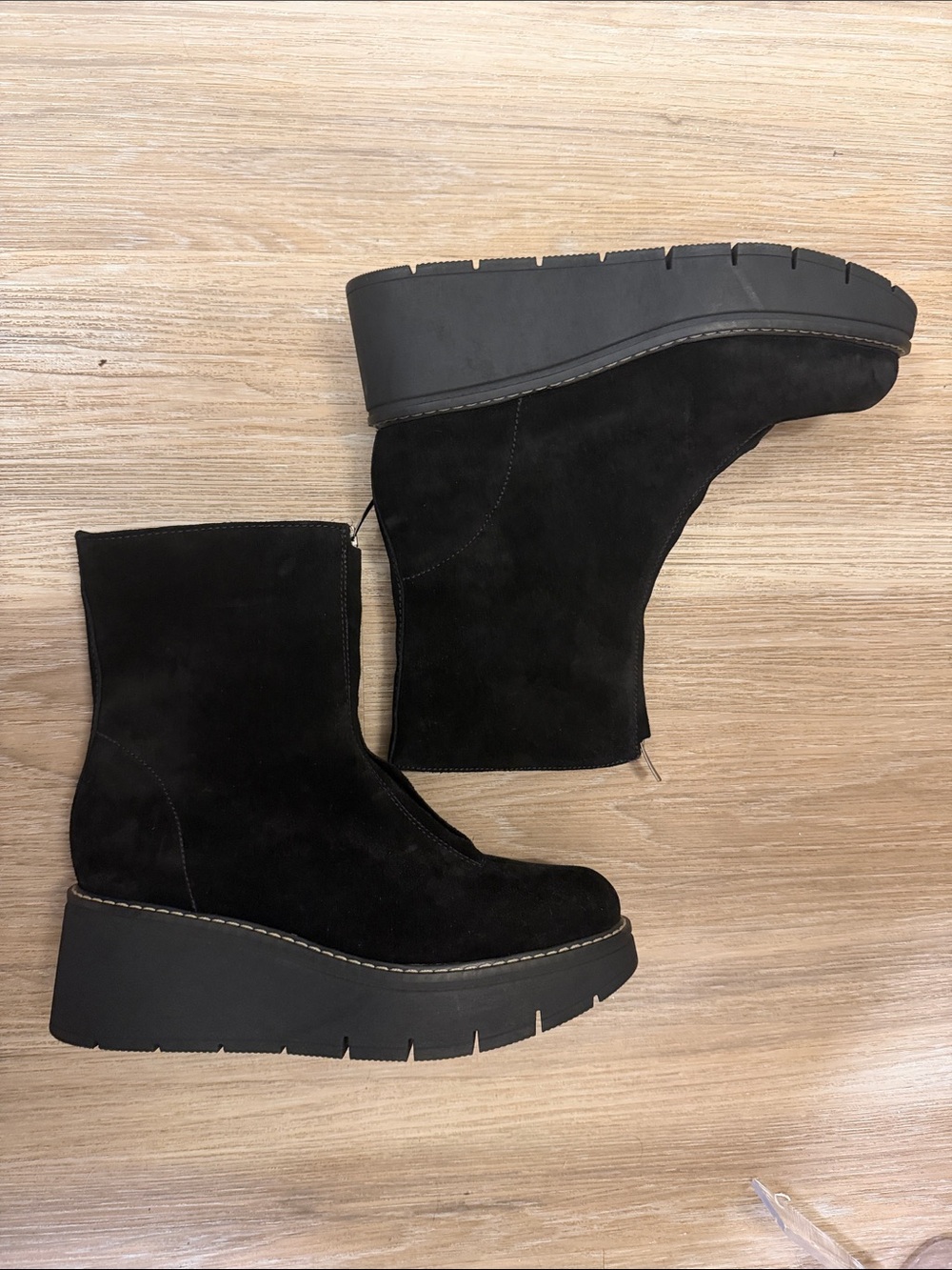 La Canadienne Bob Platform Suede Bootie Size 8 Wool Insulated Winter Boots New